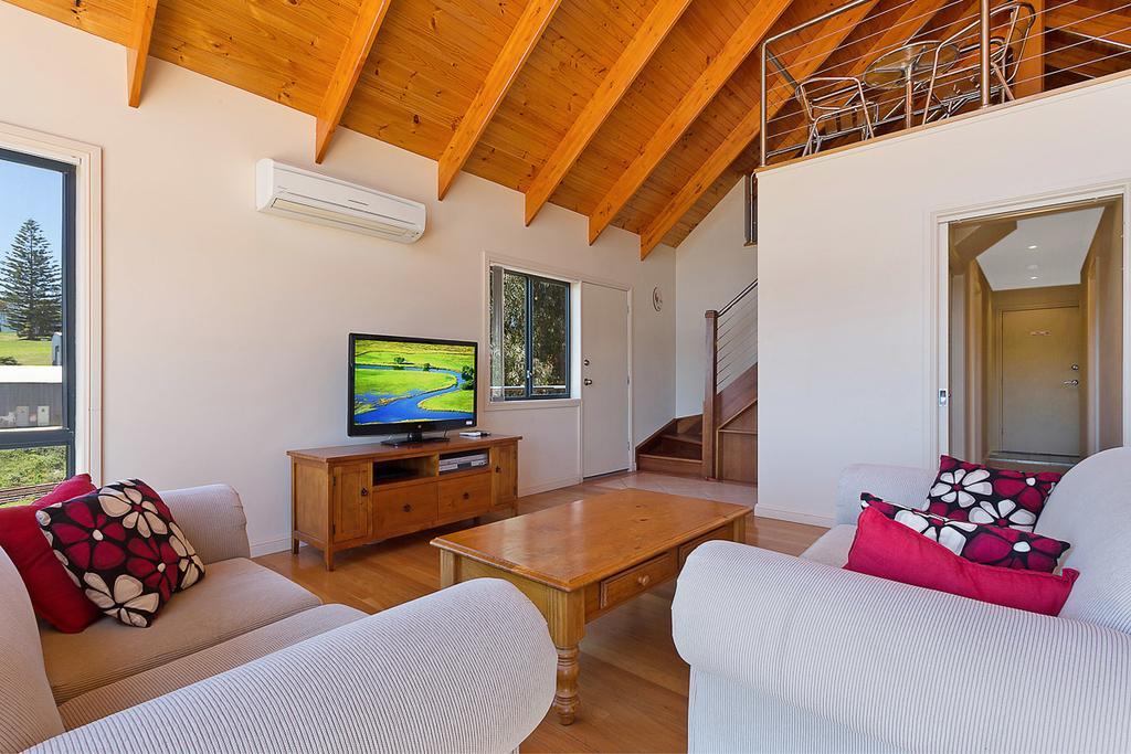 Snug Cove Villas Идън Стая снимка