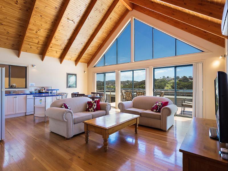 Snug Cove Villas Идън Екстериор снимка